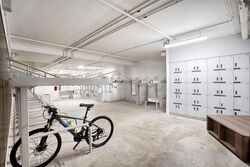 Woods Square (D25), Office #631913691